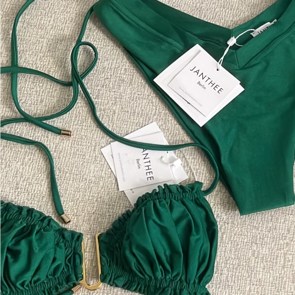 New with tags! Janthee luxury Berlin bikini top in green. - Picture 2 of 6